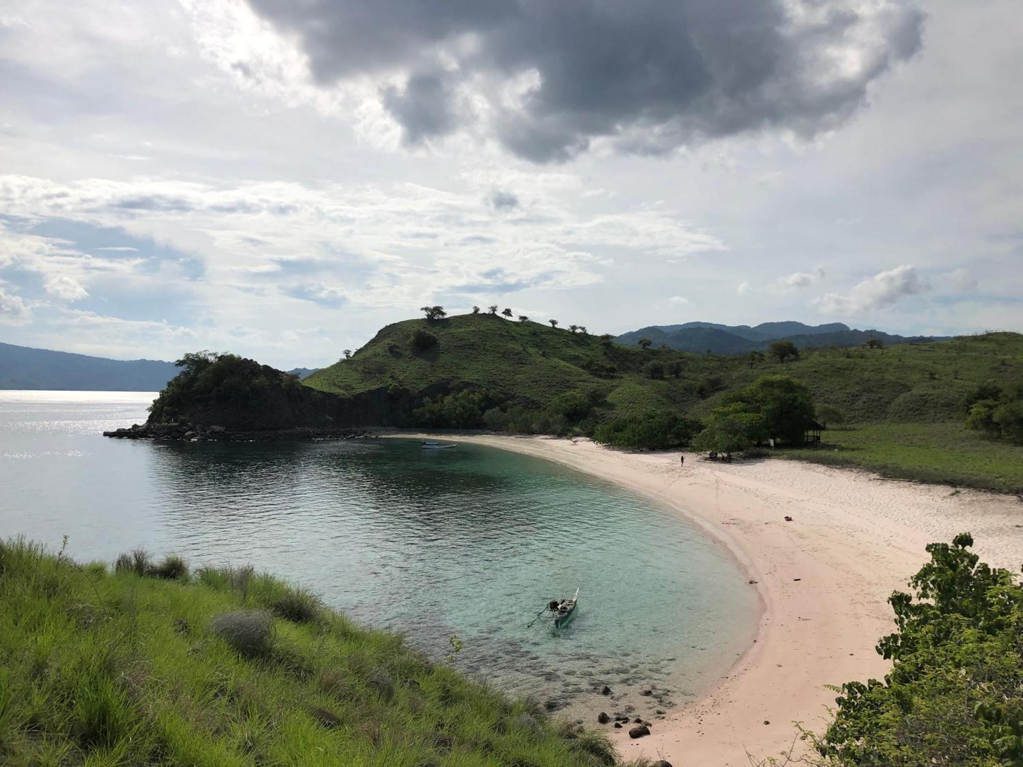 Dua Putri Komodo Homestay Ngoại thất bức ảnh
