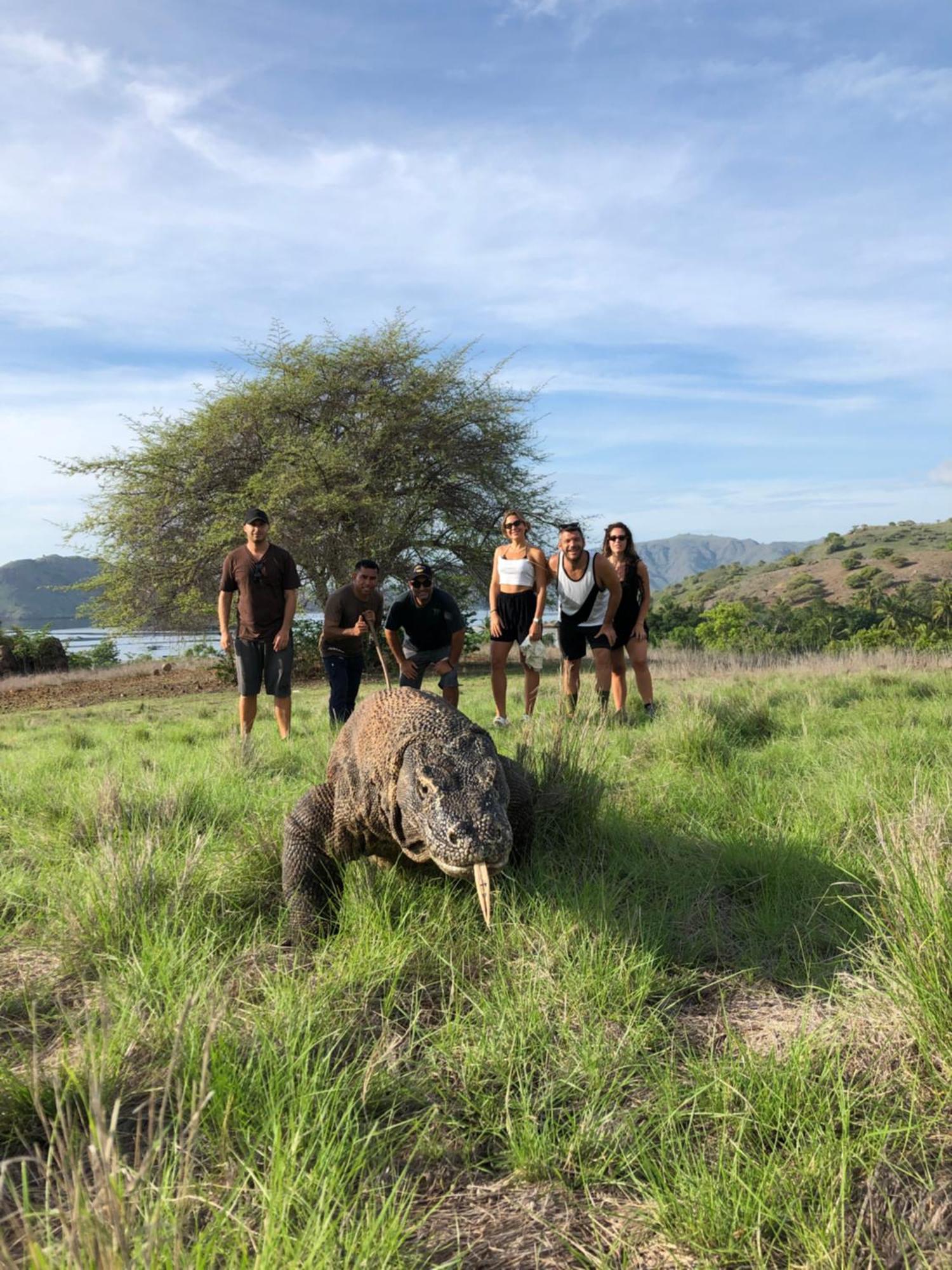 Dua Putri Komodo Homestay Ngoại thất bức ảnh