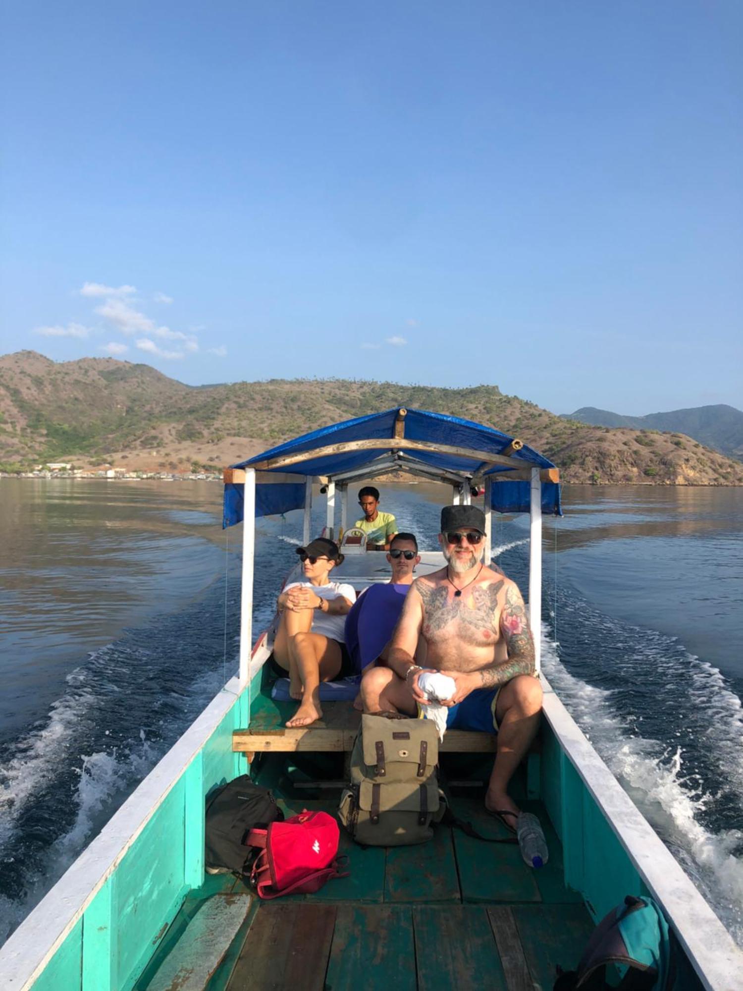 Dua Putri Komodo Homestay Ngoại thất bức ảnh
