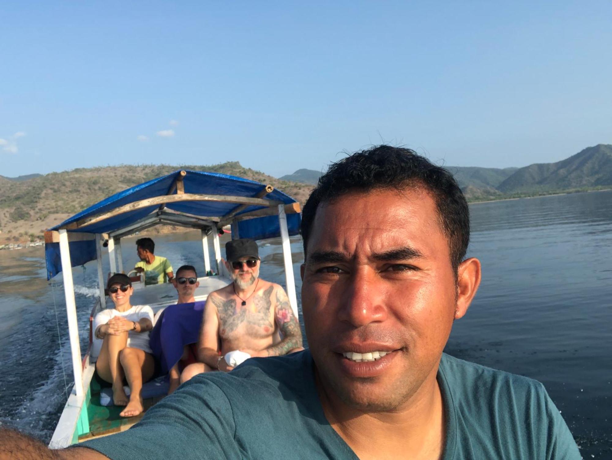 Dua Putri Komodo Homestay Ngoại thất bức ảnh