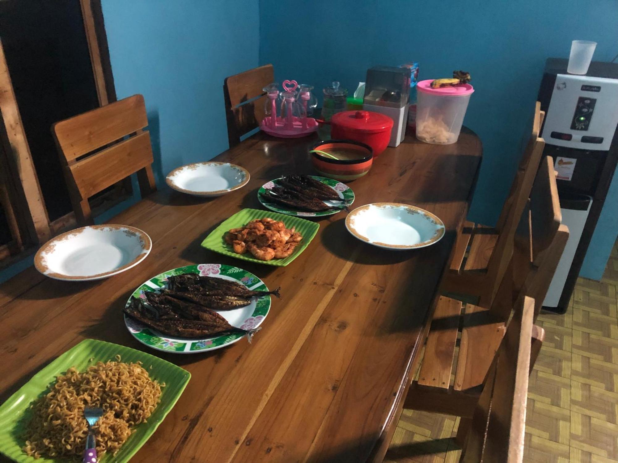 Dua Putri Komodo Homestay Ngoại thất bức ảnh
