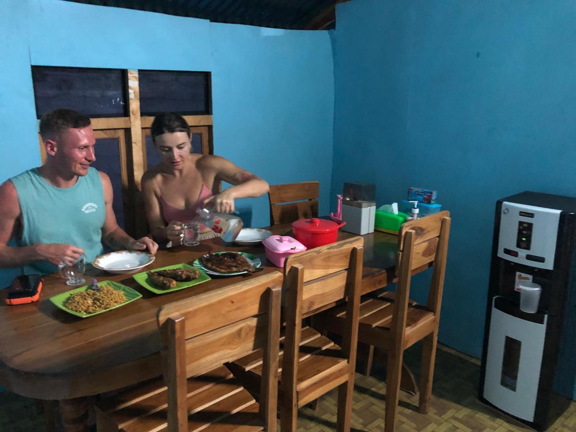Dua Putri Komodo Homestay Ngoại thất bức ảnh