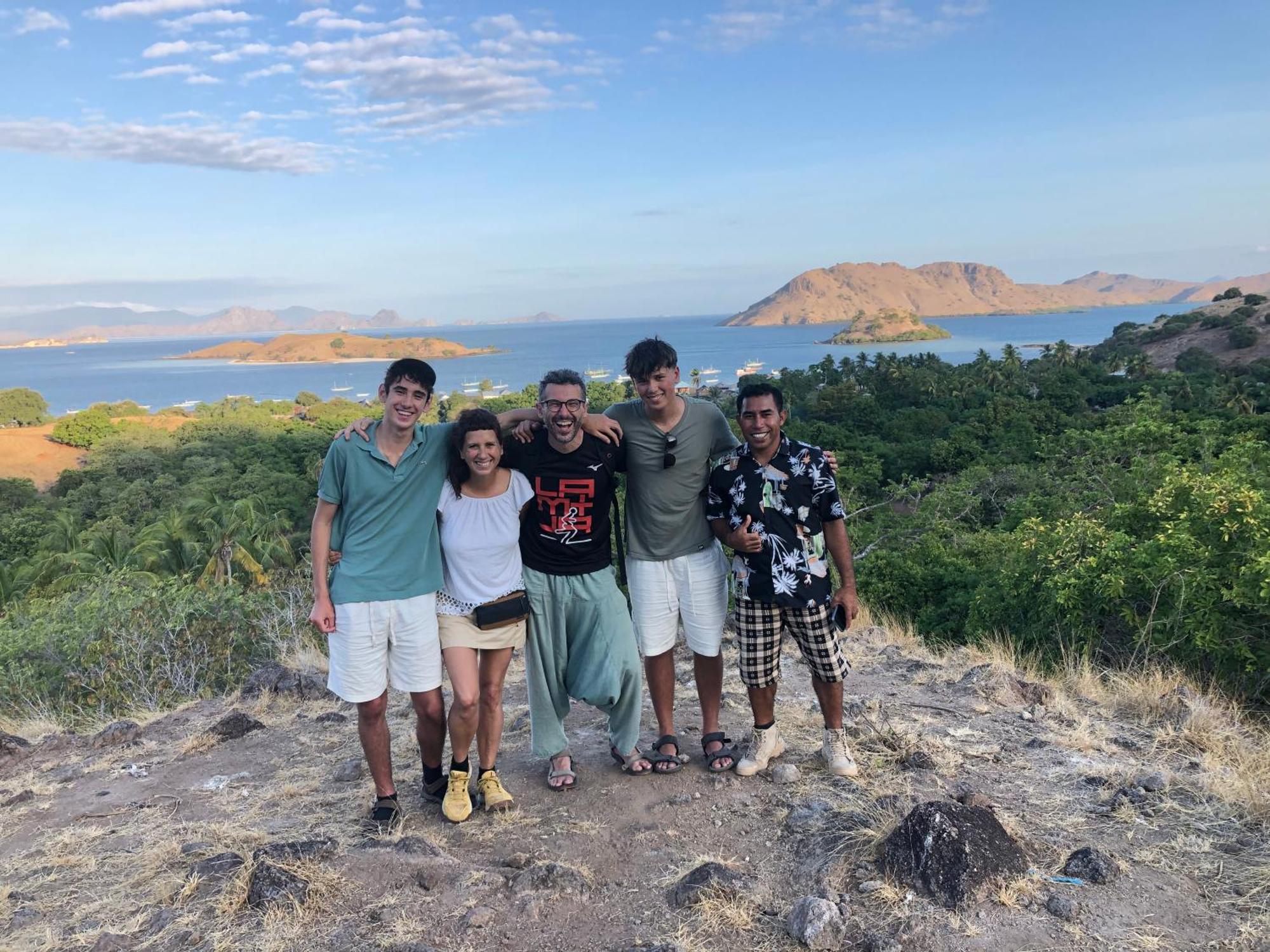 Dua Putri Komodo Homestay Ngoại thất bức ảnh