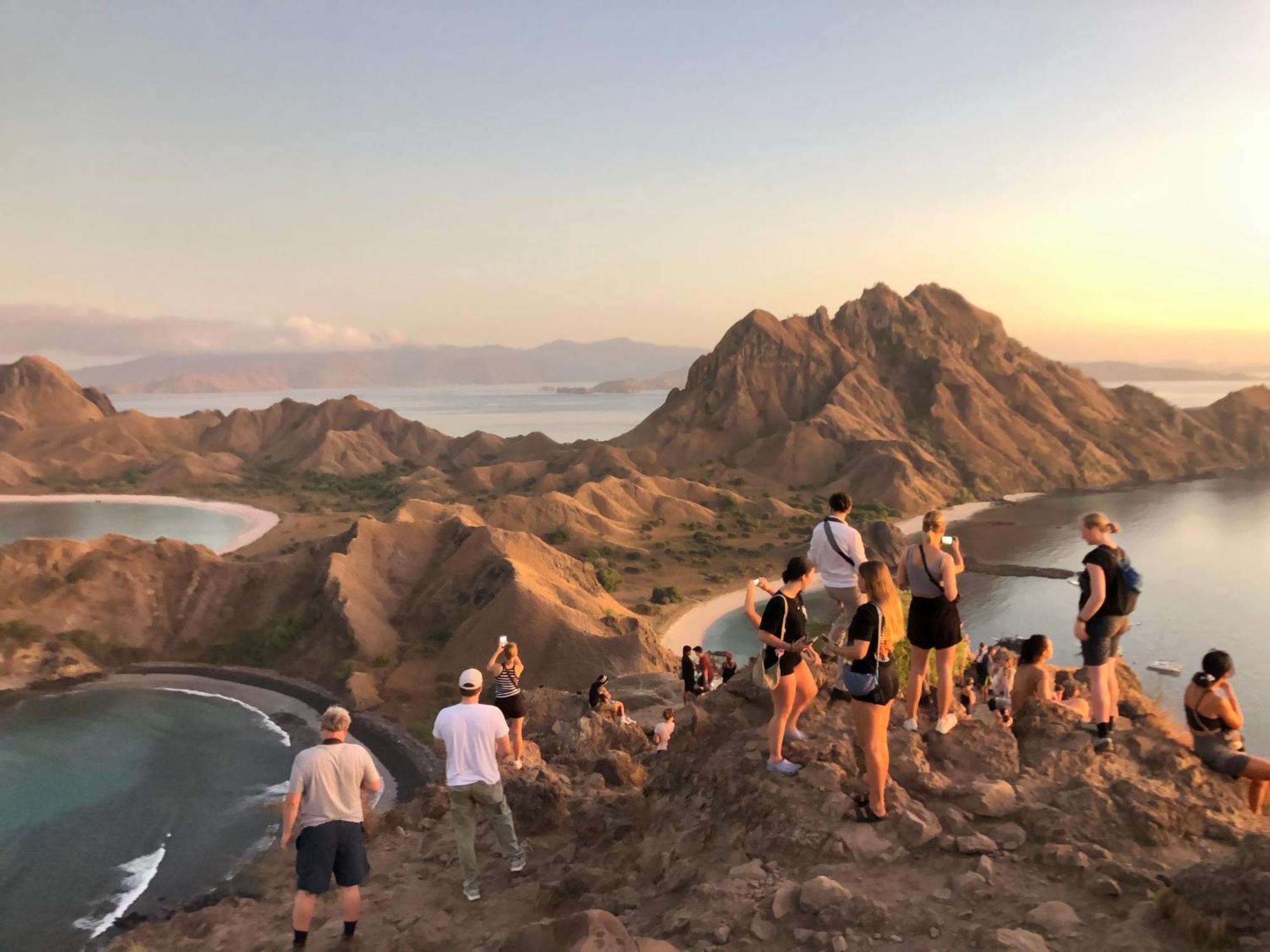 Dua Putri Komodo Homestay Ngoại thất bức ảnh